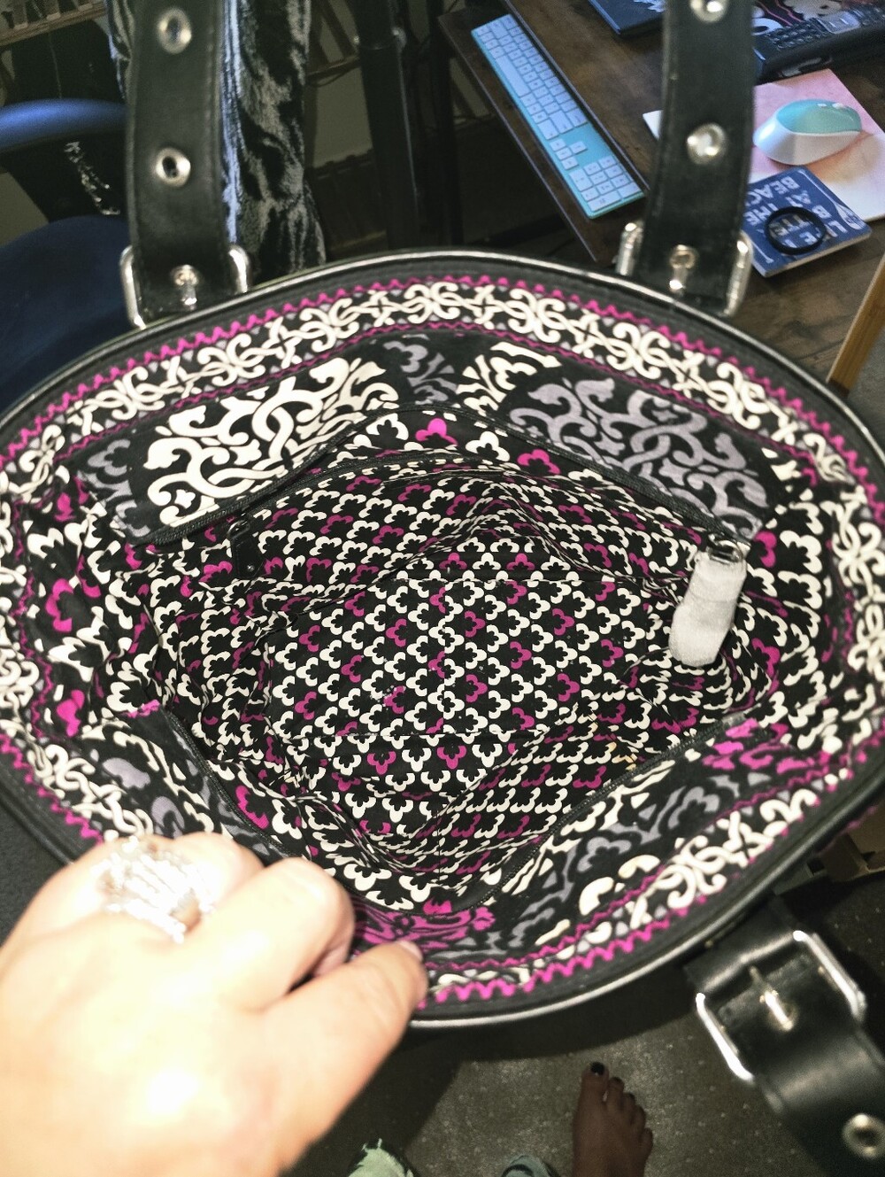VERA BRADLEY BAG BUNDLE!!! - Picture 16 of 16